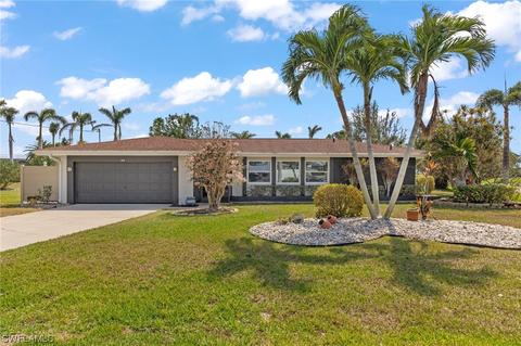 3905 SE 20th Pl, Cape Coral, FL 33904