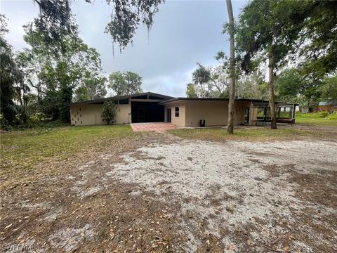 4749 County Rd 78, Fort Denaud, FL 33935