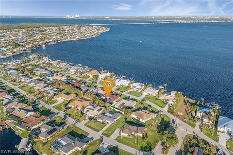 2919 SE 22nd Ave, Cape Coral, FL 33904