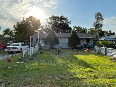 554 New York Dr, Fort Myers, FL 33905