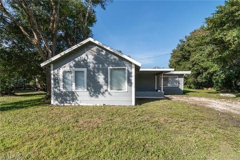 352 State St, North Fort Myers, FL 33903