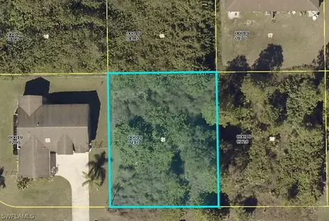657-659 Chattman St E, Lehigh Acres, FL 33974