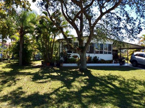 26302 Queen Mary Ln, Bonita Springs, FL 34135