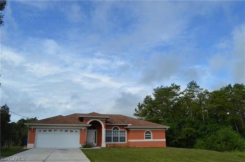 828 Hector Ln, Lehigh Acres, FL 33974