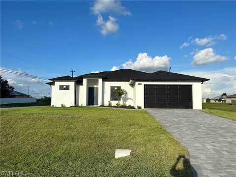 2105 NE 7th Ave, Cape Coral, FL 33909