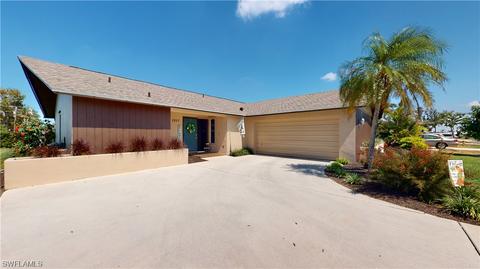 1217 SE 37th St, Cape Coral, FL 33904