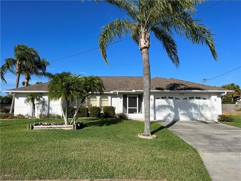 214 Plainfield St, Lehigh Acres, FL 33936