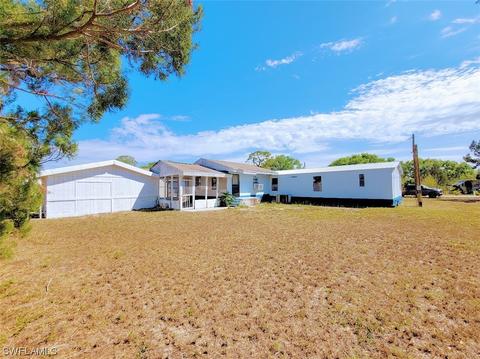 1020 Canopy Ln, Moore Haven, FL 33471 photo 3