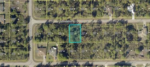 826 Carpenter St E, Lehigh Acres, FL 33974