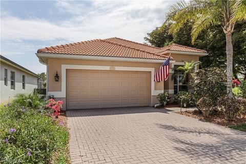 2165 Oxford Ridge Cir, Lehigh Acres, FL 33973
