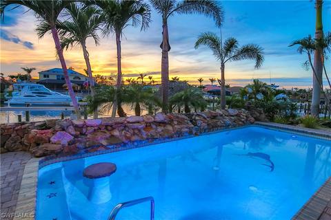 2550 SW 27th Pl, Cape Coral, FL 33914