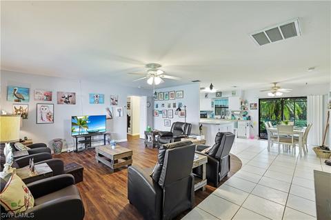 210 SE 19th Ln, Cape Coral, FL 33990