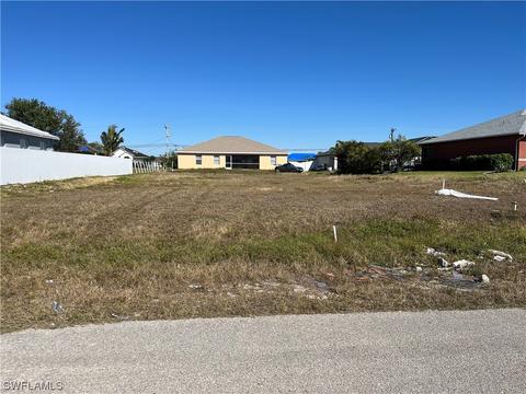 1325 NE 1st Pl, Cape Coral, FL 33909