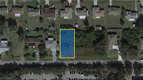 2812 5th St W, Lehigh Acres, FL 33971