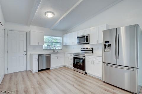 3831 SE 12th Ave, Cape Coral, FL 33904