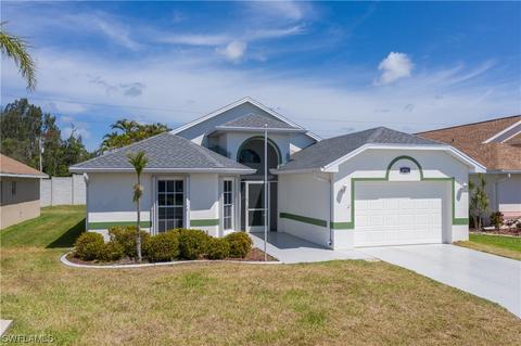 3751 Ponytail Palm Ct, North Fort Myers, FL 33917