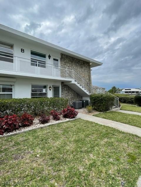 330 Kon Tiki Dr #B1, Naples, FL 34113