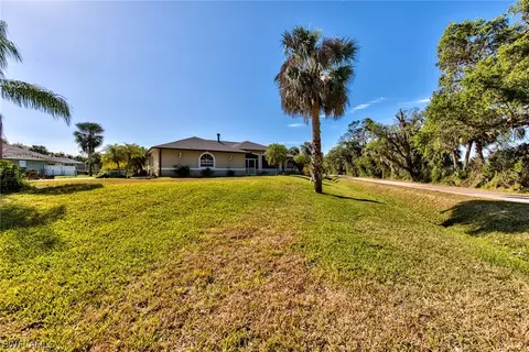 15500 Idalia Dr, Alva, FL 33920