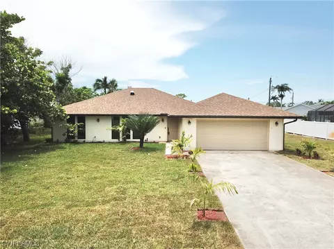 20640 Pine Tree Ln, Estero, FL 33928 photo 2