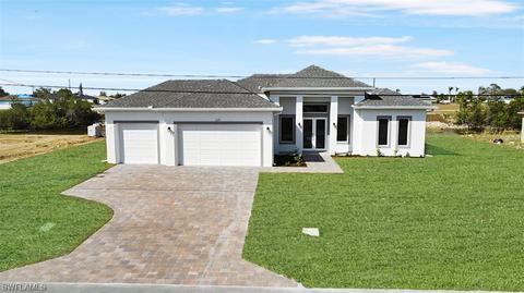 625 NE 11th Ter, Cape Coral, FL 33909