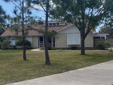 15820 Country Ct, Fort Myers, FL 33912