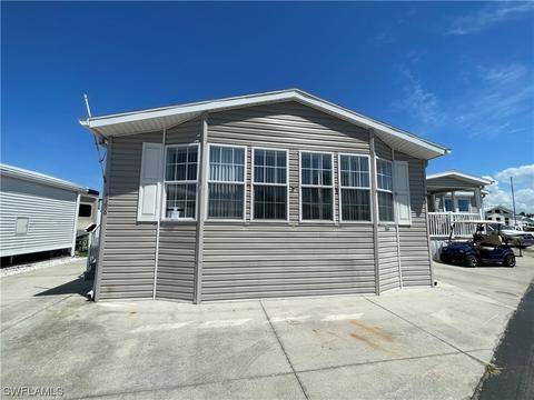 11670 Blue Warbler Dr, Fort Myers, FL 33908