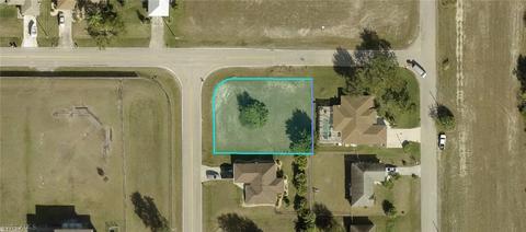1813 NE 12th Pl, Cape Coral, FL 33909