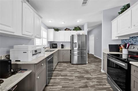 53 Nancy Ln, Fort Myers Beach, FL 33931