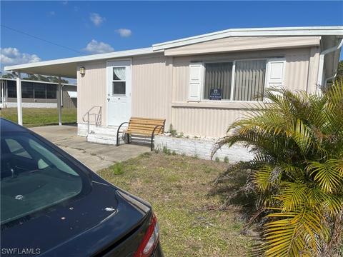 937 Lazy Ln, North Fort Myers, FL 33917