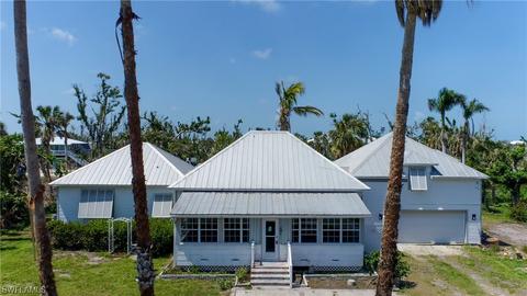 2551 Date St, Saint James City, FL 33956