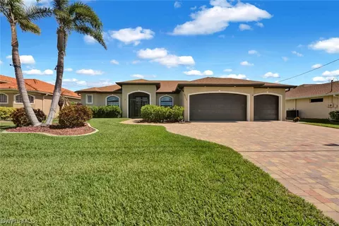 2713 Gleason Pkwy, Cape Coral, FL 33914