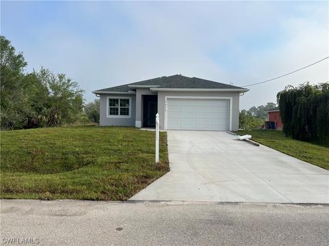 2614 25th St W, Lehigh Acres, FL 33971