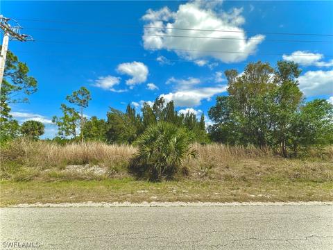 220 Moore Ave, Lehigh Acres, FL 33936