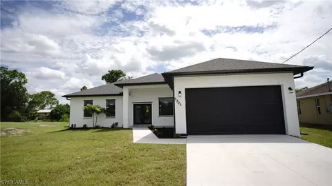 5305 Lee St, Lehigh Acres, FL 33971
