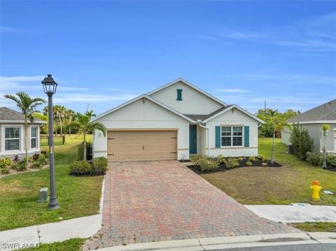 2816 Zaragoza Ct, Cape Coral, FL 33909