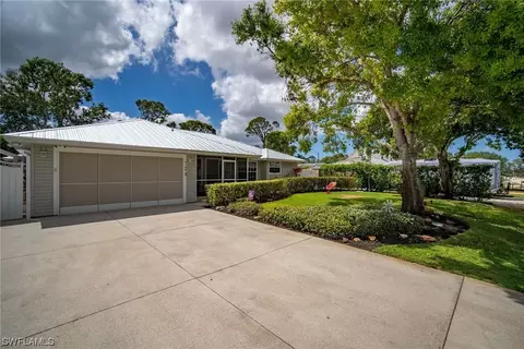 9144 Aster Rd, Fort Myers, FL 33967