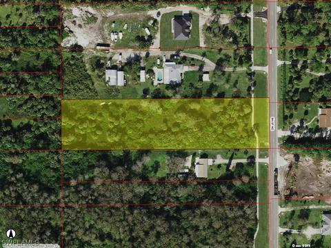 211 8th St NE, Naples, FL 34120