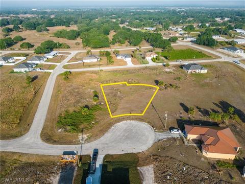 Solar Ct, Labelle, FL 33935