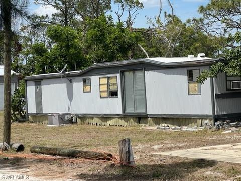7994 Breeze Dr, North Fort Myers, FL 33917