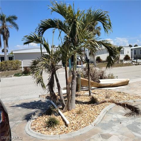 17690 Peppard Dr, Fort Myers Beach, FL 33931