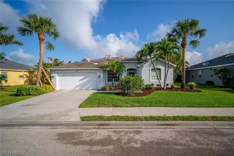 4132 Olde Meadowbrook Ln, Bonita Springs, FL 34134