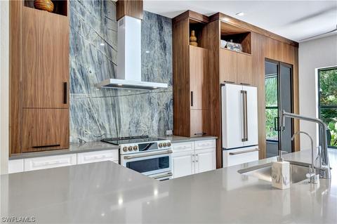 13772 Luna Dr, Naples, FL 34109
