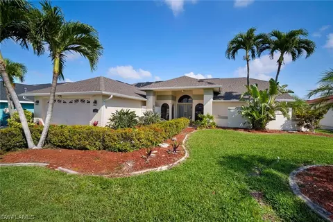 2219 SE 10th Ln, Cape Coral, FL 33990