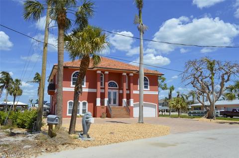 291 Randy Ln, Fort Myers Beach, FL 33931