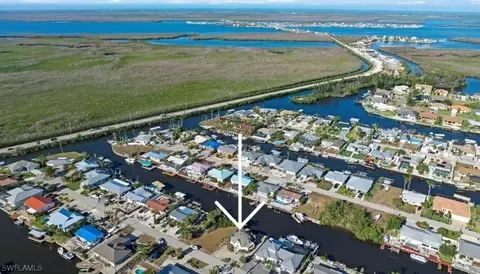 12221 Boat Shell Dr, Matlacha Isles, FL 33991