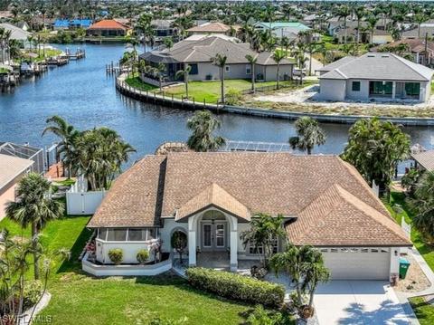 2206 Beach Pkwy W, Cape Coral, FL 33914