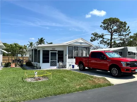 4560 Washington Way E, Estero, FL 33928