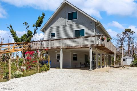 4094 Pinetree Blvd, Saint James City, FL 33956