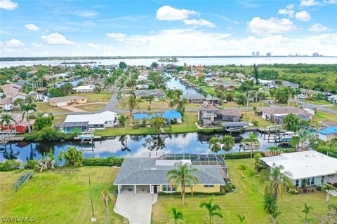 1720 Cascade Way S, North Fort Myers, FL 33917