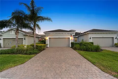 10645 Jackson Square Dr, Estero, FL 33928 photo 2